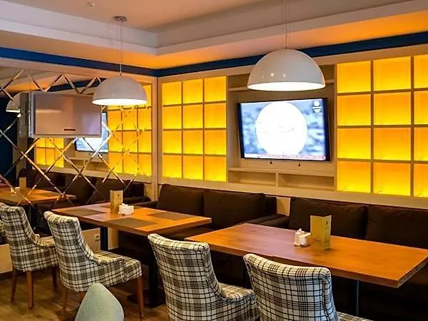 Red Village Hotel Astana 4*,